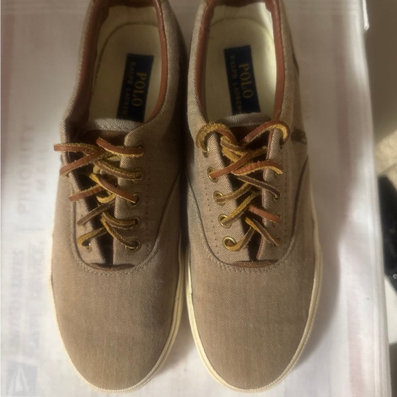 Sneakers - Picture 2 of 4